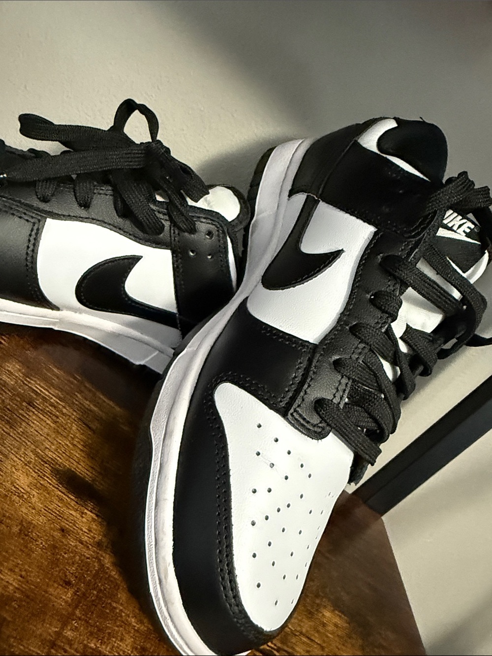 Nike Black and White Low-Top Skate Sneakers - Picture 7 of 14